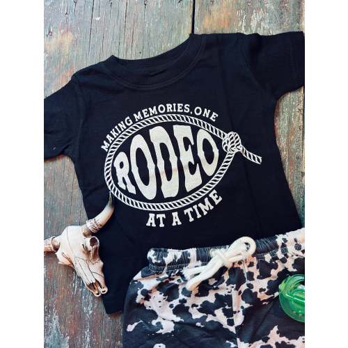 Making memories one rodeo at a time baby/ kids tee