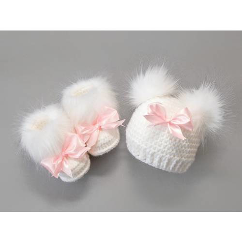Double pom pom Crochet hat, Faux Fur booties, Baby girl shoes and hat, Newborn Girl gift, Infant Shoes, Infant girl hat, Preemie girl outfit