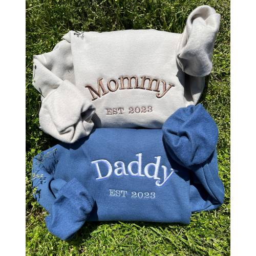 Mommy Daddy Embroidered Crewneck Sweatshirt, new mom sweatshirt, pregnancy sweater, mothers fathers gift, baby shower gift idea, new baby