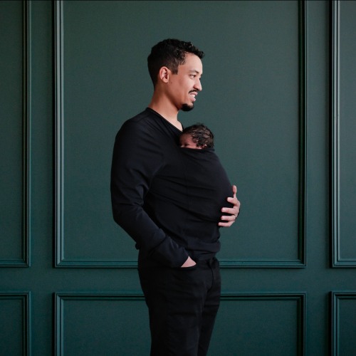 Lalabu Dad Shirt | Original Babywearing T-Shirt with Kangaroo Pouch - large, long sleeve, black