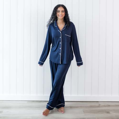 Long-Sleeved Women's Pajama Set in Navy with Cloud Trim 0-2