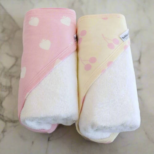 Nordic Sorbet 2pk Hooded Towel Strawberry/Cherry | Bubba Blue