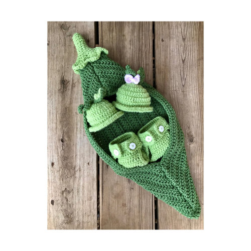 Crochet Pea Pod Outfit: Newborn Photo Prop or Baby Shower Gift, Single/Twins/Triplets