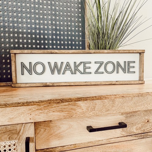 no wake zone sign