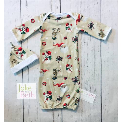 Christmas Baby Gown Set – Newborn Holiday Outfit – Baby’s First Christmas – Gender Neutral Take Home Outfit – Infant Christmas Gift