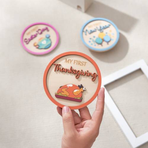 Wooden Milestone Disc, First Holiday Milestones, My First Photo Markers, Baby First Year Keepsake, Baby Shower Gift FG007