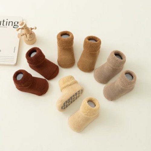 Baby Non Slip Warm Socks Baby Boys Thick Winter Socks with Grips for Baby Girls Non Skid Socks 4 Pack