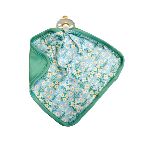 LIGHT BLUE DAISY FIELD | LOVIE