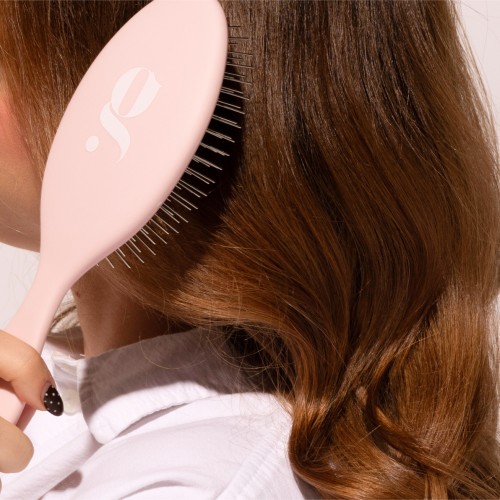 The Detangling Brush in ballerina pink – Glow Beauty Hair