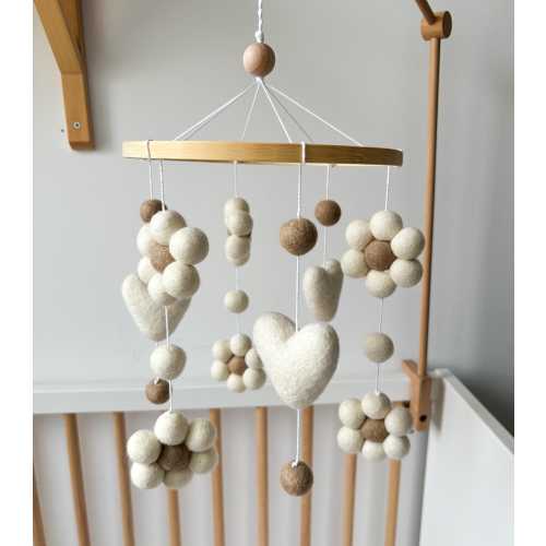 Crib mobile with hearts and flowers Neutral nursery mobile Flower baby mobile Heart crib mobile Newborn gift Baby shower gift Felt Mobile