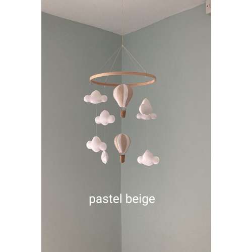 Unisex Nursery Mobile Hanger Pastel Beige Hot Air Balloons White Clouds Boy Girl Hanging Decoration New Baby Shower Gift Gender Neutral