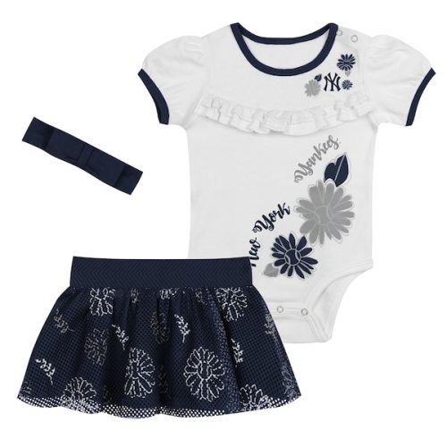 Infant New York Yankees White Sweet Catcher 3-Piece Headband Skirt Set