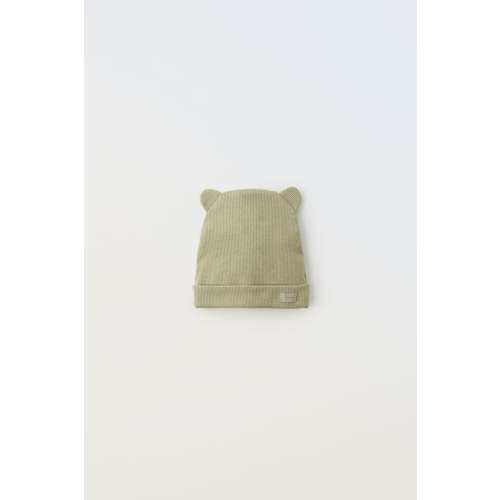RIBBED EAR APPLIQUÉS HAT