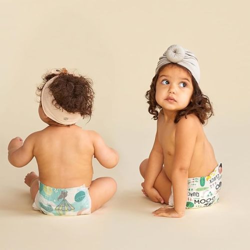 The Honest Company Clean Conscious Diapers | Plant-Based, Sustainable | Above It All + Barnyard Babies | Super Club Box, Size 1 (8-14 lbs), 136 Count