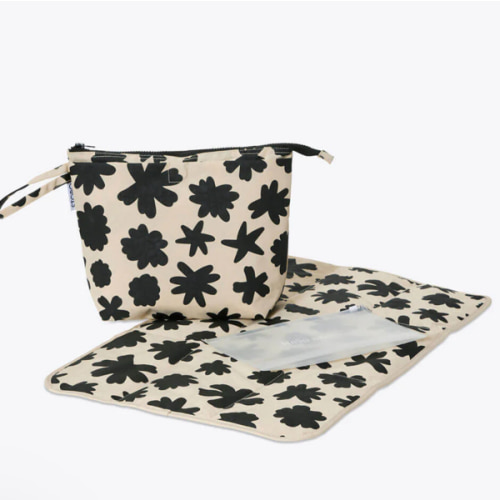 Quick Change Kit Bag - Chamomiles