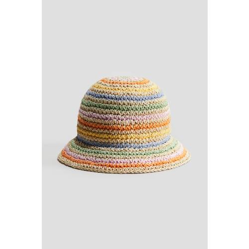 CROCHET-LOOK STRAW HAT