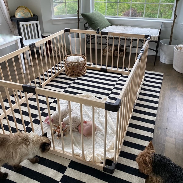 Conabay Baby Playpen Play Pen Fence Gate for Baby Toddlers Kids Wooden Indoor ,Baby Safety Wooden Guard Fence Play Area with Door,A Perfect Birthday Gift for Baby Or Pregnant Women (140x200CM)