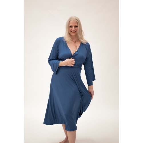 Amelia Labor & Postpartum Gown in Midnight Blue – Lila