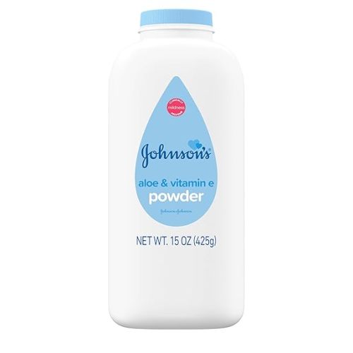 Johnson's Baby Powder with Naturally Derived Cornstarch, Aloe & Vitamin E for Delicate Skin, Hypoallergenic, Free of Parabens, Phthalates & Dyes for Gentle Baby Skin Care, 15 oz