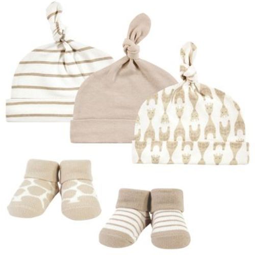 Hudson Baby Unisex Cap And Socks Set, Modern Giraffe, 0-9 Months