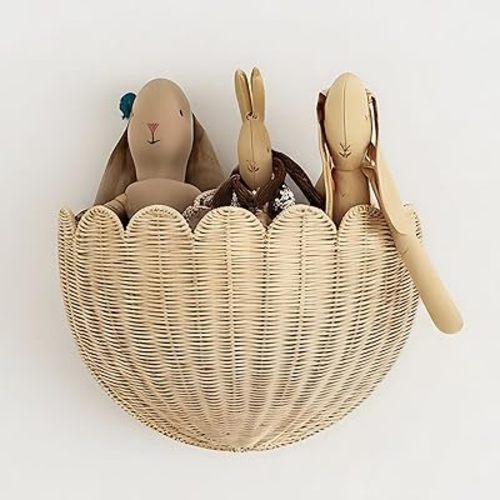 Scalloped Wall Basket, 16x7x11in Handwoven Wicker Wall-Mounted Organizer, Scallop Wicker Basket for Entryway, Kitchen, Living Room, Rattan Storage Baskets Wall Decor (1 Pcs)