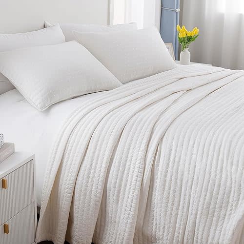 King Quilt Set – 104"x90" Soft Washed 3-Layer Lightweight Bedspread with Multi-Lock Quilting, Minimalist Nordic Bedding, All-Season Quilt Set for Spring & Summer (1 Quilt + 2 Pillow Shams),Ivory