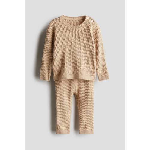 2-piece Cable-Knit Set