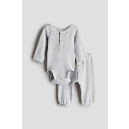 2-PIECE HENLEY BODYSUIT AND PANTS SET
