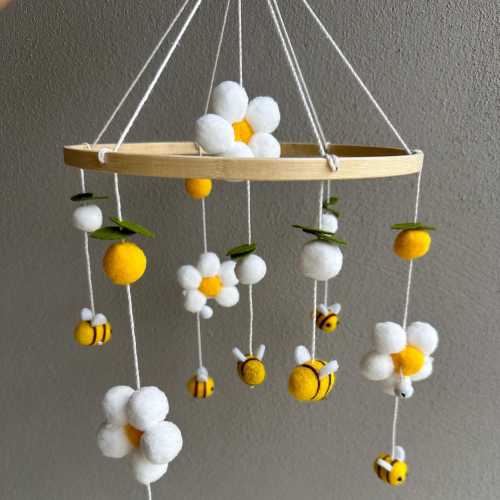 Bumblebees and flowers baby mobile, bee nursery decor theme, crib hanging decoration, bumble bee decor, busy bee baby gift,baby shower gift
