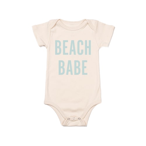 BEACH BABE (Sky) - Bodysuit (Natural, Short Sleeve)