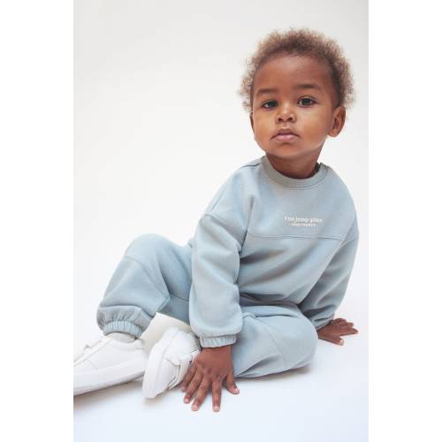 2-PIECE SWEATSUIT