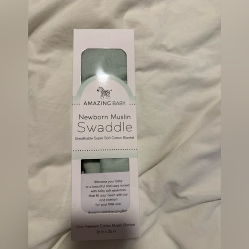 Amazing Baby Newborn Muslin Swaddle - Soft Green NWT
