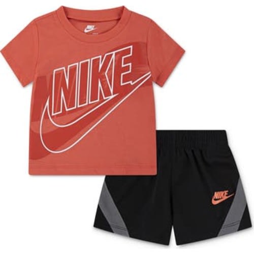 Nike On The Move T-Shirt & Shorts Set | Nordstromrack