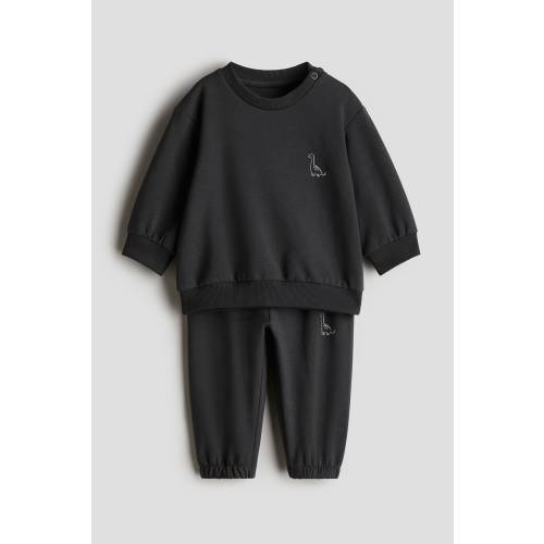 2-PIECE SWEATSUIT