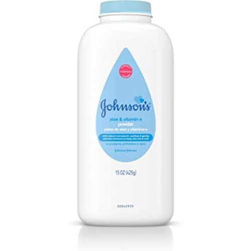 Johnson's Baby Powder, Naturally Derived Cornstarch with Aloe & Vitamin E for Delicate Skin, Hypoallergenic and Free of Parabens, Phthalates, and Dyes for Gentle Baby Skin Care, 15 oz