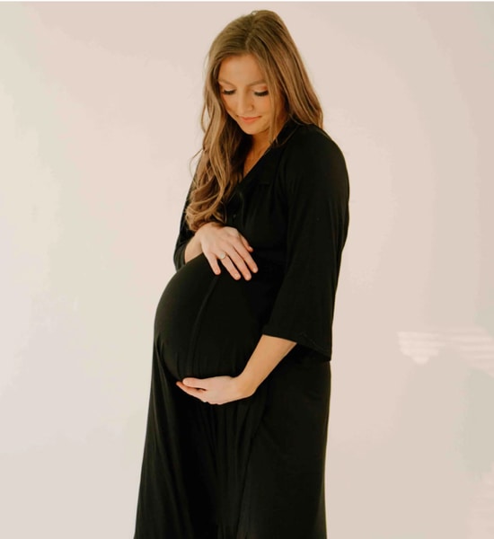 Lila Labor & Postpartum Gown in Black