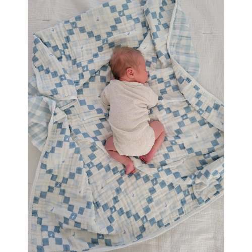 Grandma's Goose Quilt Gauze Blanket (binding, quilted)