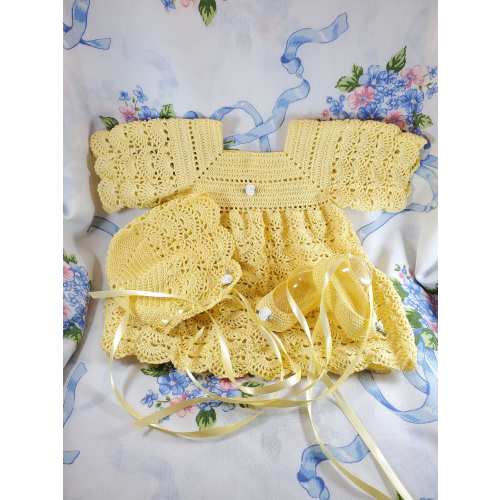 Yellow Coming Home Baby Girl Set Crescent Pattern White Ribbon Roses Yellow Satin Ribbon Ties Handmade Crochet 0-3 Months