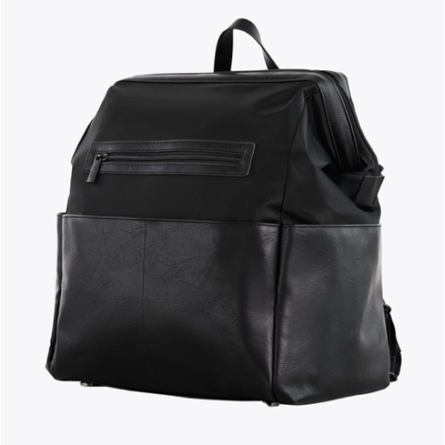 BÉIS 'The Diaper Backpack' in Black - Black Diaper Bag & Diaper Backpack