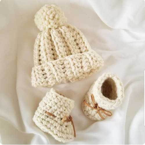 Baby Hat and Bootie Set | Baby Gift Set | Baby Shower Gift