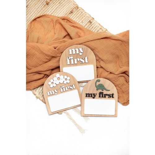 Wooden Milestone Baby Disc, Baby Milestone Cards, My First Holiday Miles My First Dry Erase Milestone Photo Props, Expecting Mom Gift