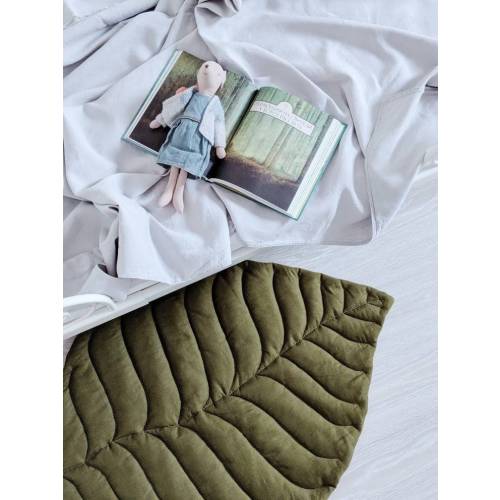 Leaf playmat from natural linen | Olive