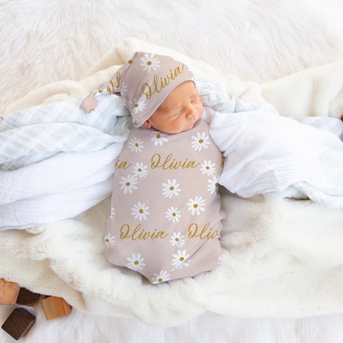 Blush Pink Daisy Swaddle Blanket Set, Newborn Baby Girl Floral Swaddle With Name, Hospital Outfit Girl, Swaddle Set With Matching Hat