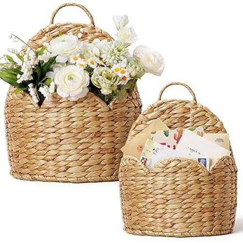 Geelin 2 Pack Scalloped Wall Baskets, Large and Small Hanging Baskets for Wall, Front Door, Bathroom, Hanging Wicker Basket for Storage, Flowers, Mails, Wicker Handmade Basket for Garden, Home Decor