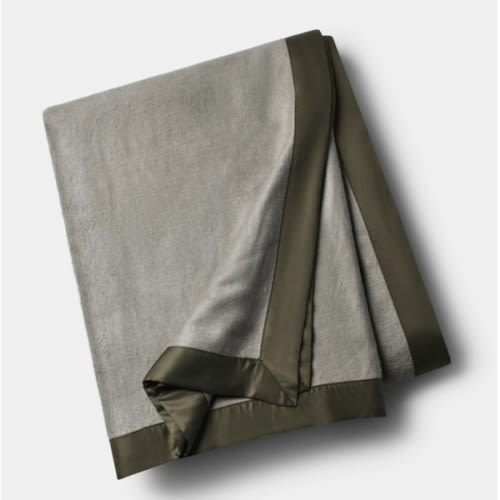 Temperature-Regulating Bamboo Blanket | Cozy Earth