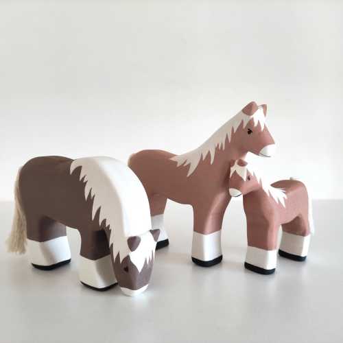 Handmade Wooden Horse Family Toy Set Waldorf Wooden Farm Figurine Montessori Gift for Kids Domestic Animals Birthday Easter Male Female Foal