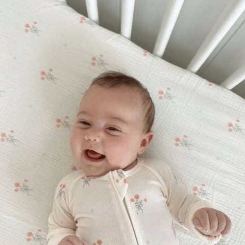 Bowquet Cotton Gauze Crib Sheet