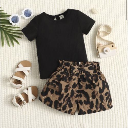 SHEIN Baby Girl Keyhole Back Tee & Leopard Print Paperbag Waist Shorts