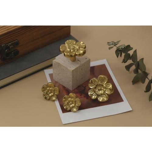 Plum blossom flower Knobs/Solid brass Flower Drawer Handles/Custom Engraved Branch Cabinet Pulls/Wardrobe Door Pulls/Cupboard handles