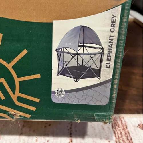 Marketplace | Pack and play with canopy